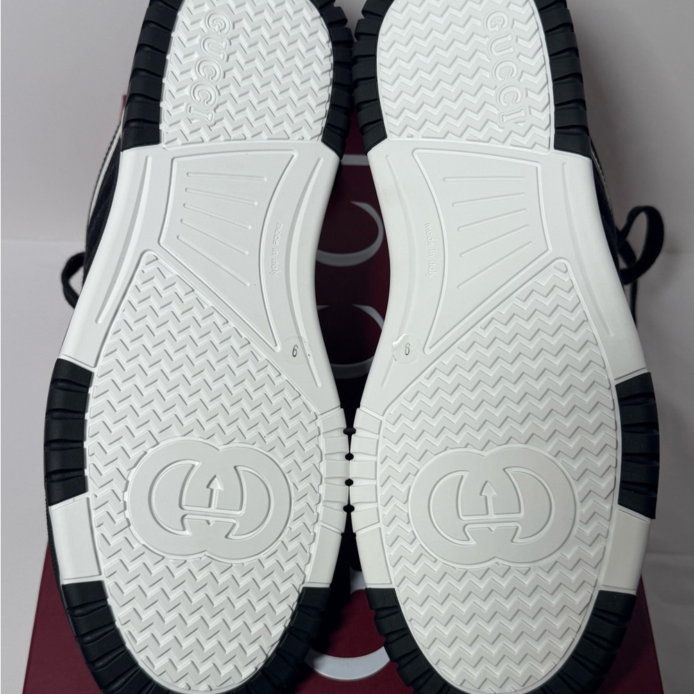 Gucci Black and White Sneakers - Picture 11 of 11